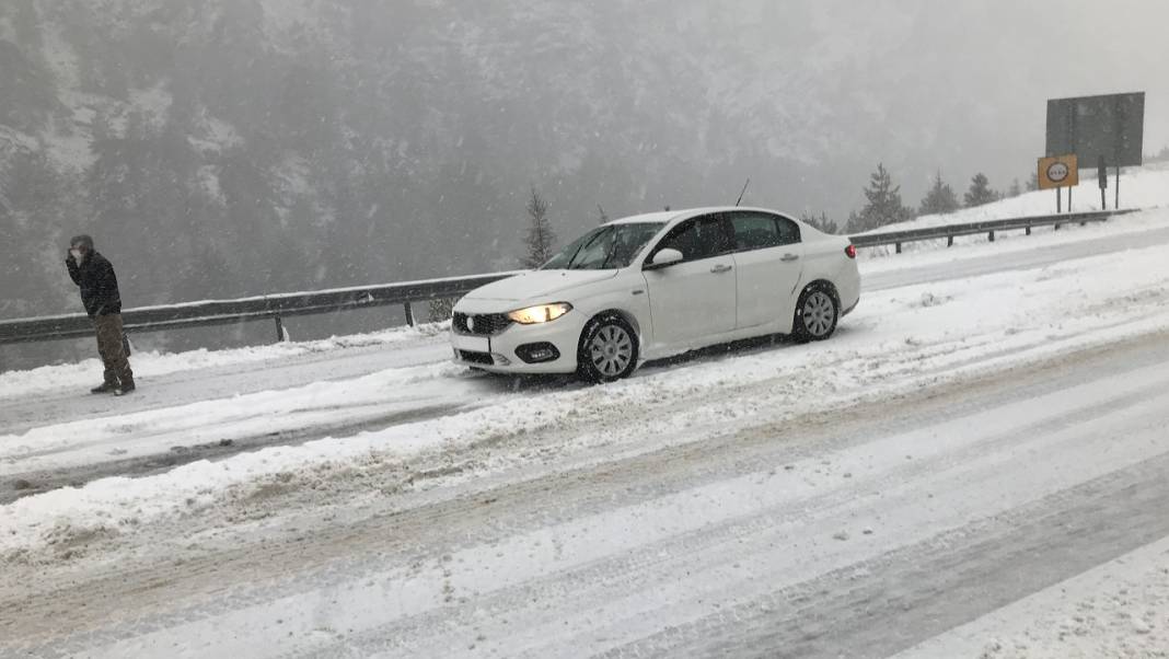 Alacabel'de bahar yerini kara bıraktı: Sürücüler hazırlıksız yakalandı 3